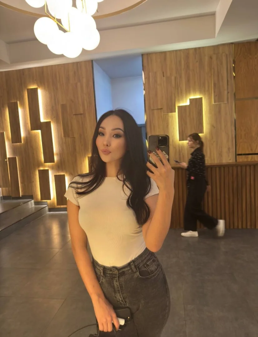 模特 Daniella