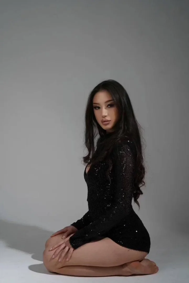 模特 Diliara