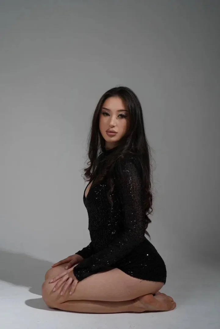 模特 Diliara
